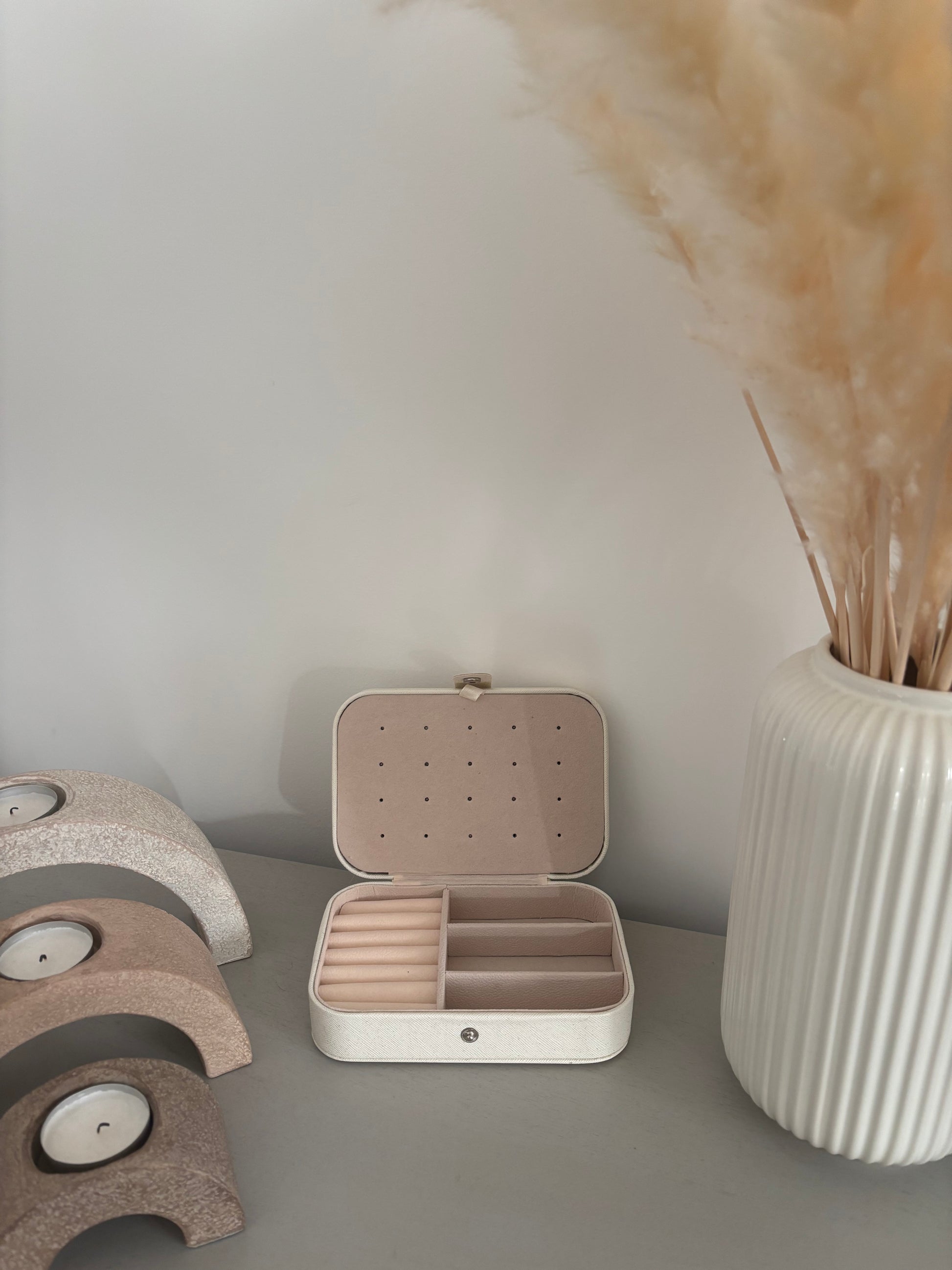 Cream Jewellery Organiser / Travel Case