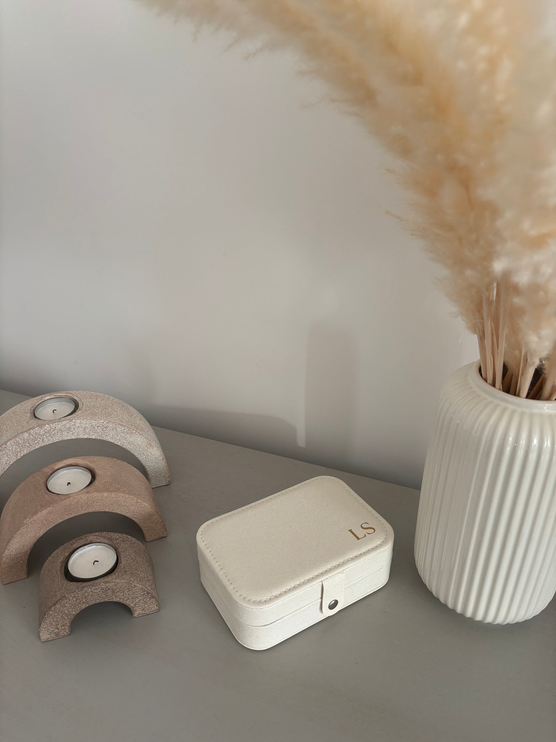 Cream Jewellery Organiser / Travel Case