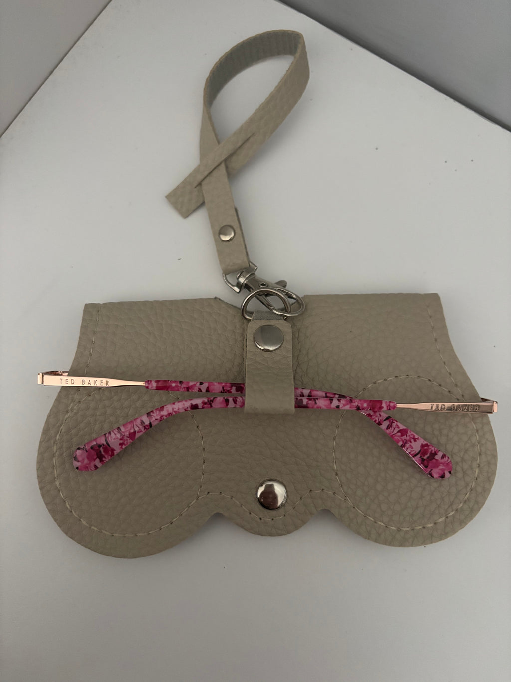 Beige Sunglasses / Glasses Case