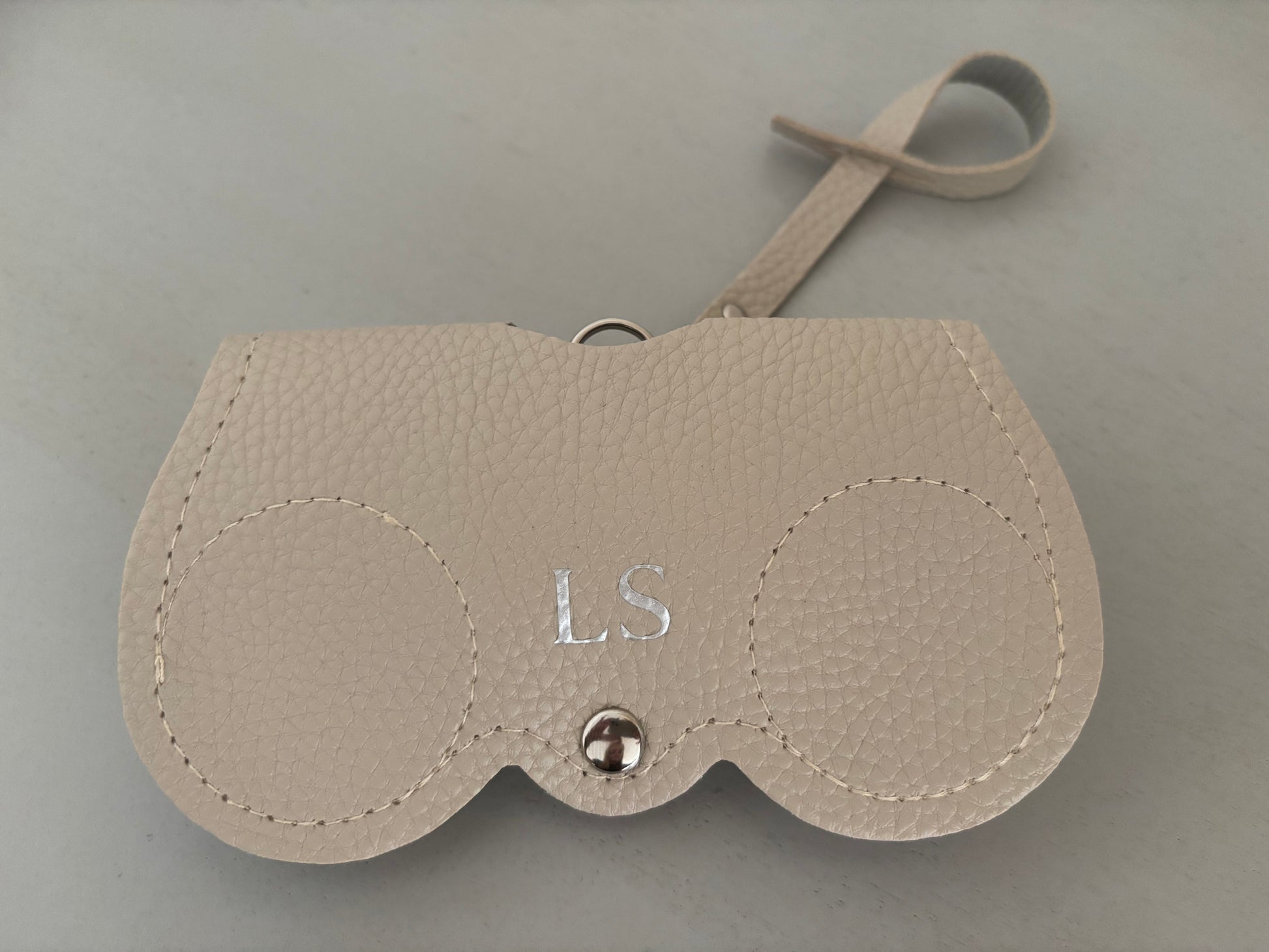 Beige Sunglasses / Glasses Case