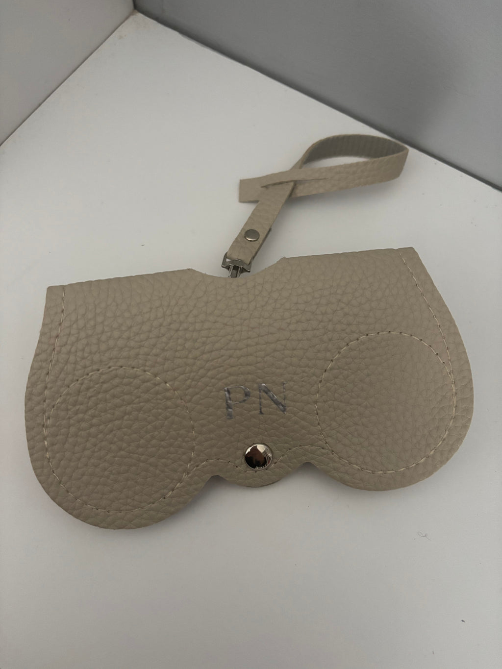 Beige Sunglasses / Glasses Case